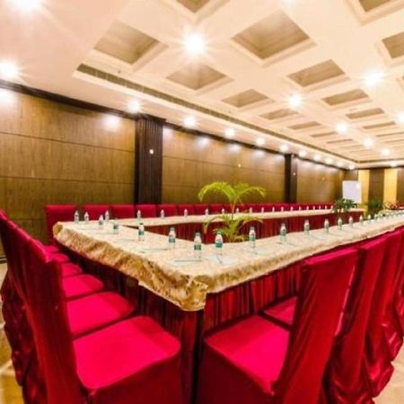 Hotel Atithi Guwahati Bagian luar foto