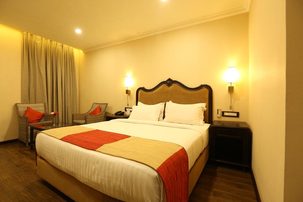 Hotel Atithi Guwahati Bagian luar foto
