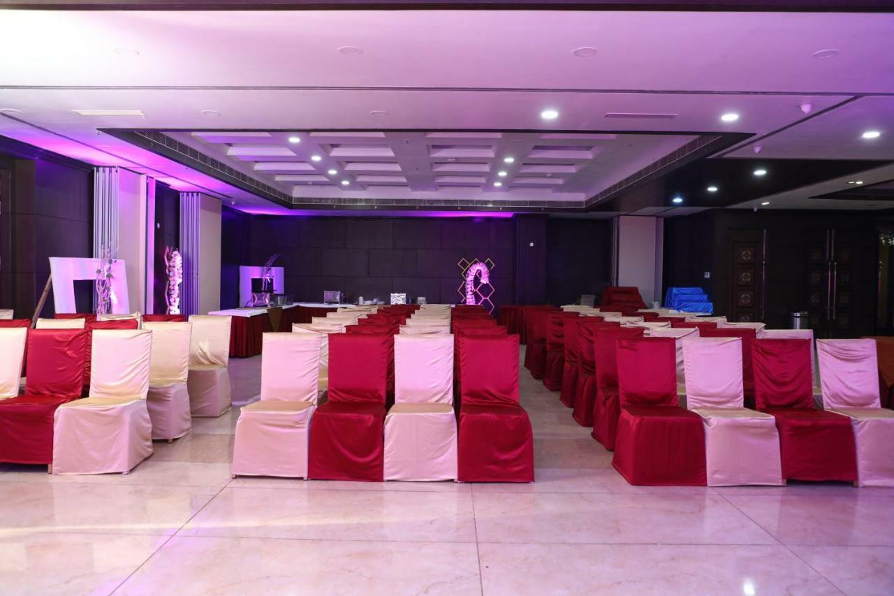 Hotel Atithi Guwahati Bagian luar foto