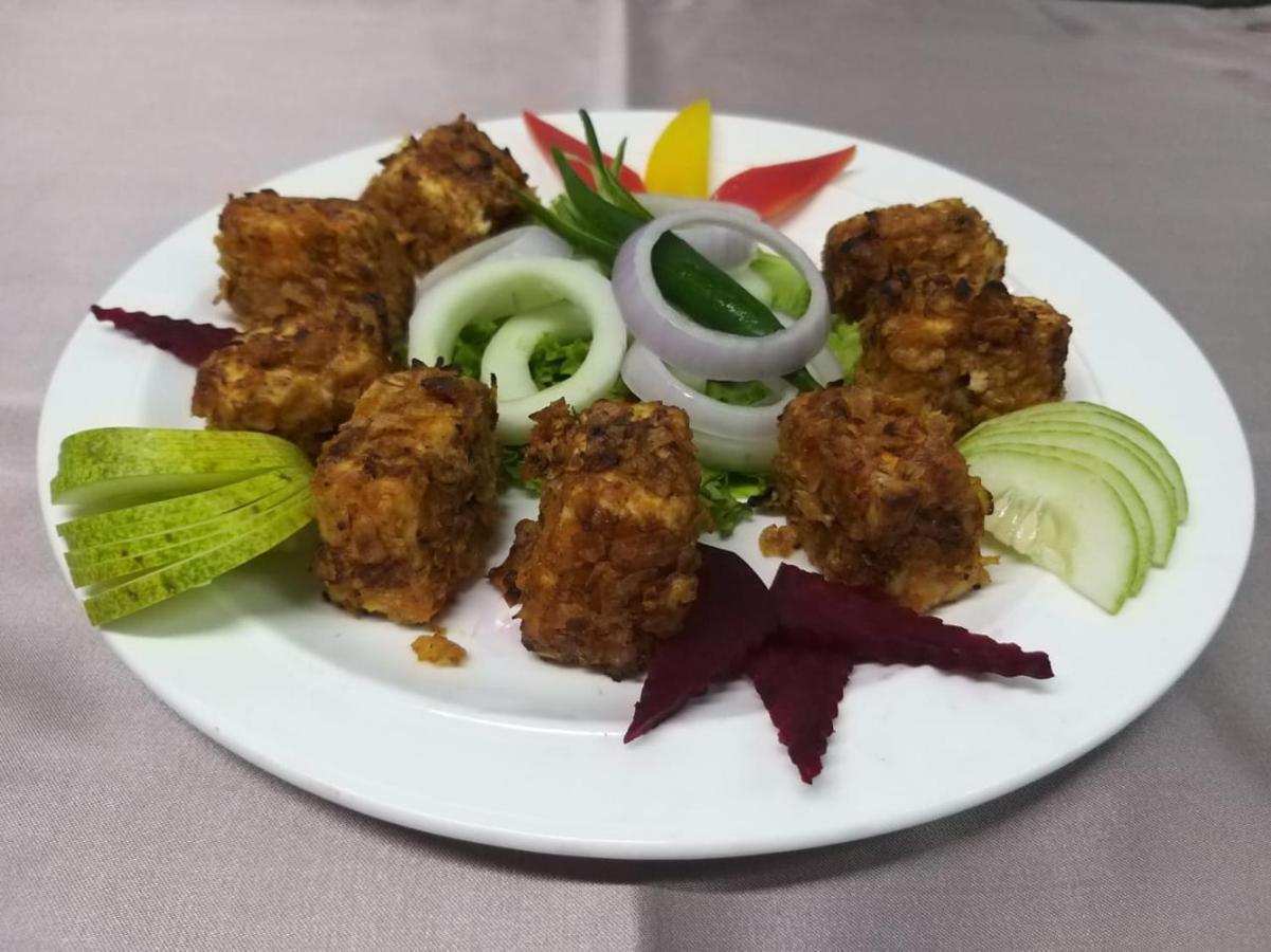 Hotel Atithi Guwahati Bagian luar foto